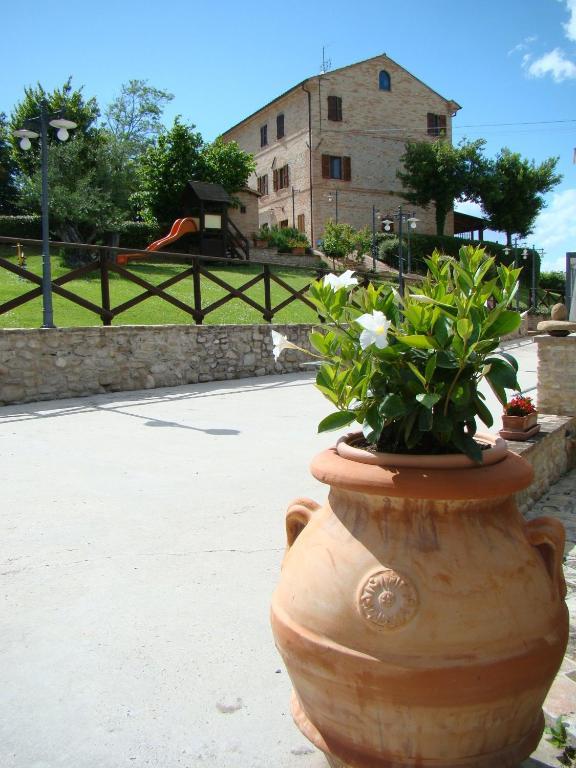 Agriturismo Vecchio Gelso Ortezzano Eksteriør billede
